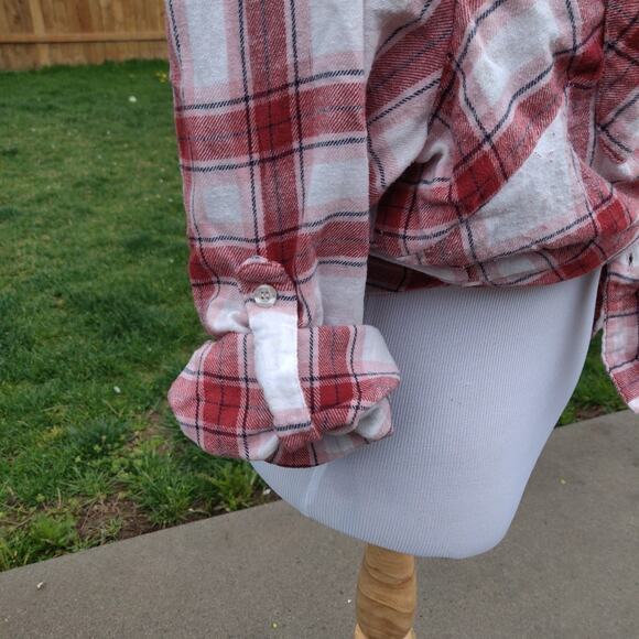 Woman's Size 3X Derek Heart Red Plaid Striped Textured Plus Size Shirt - Picture 9 of 10